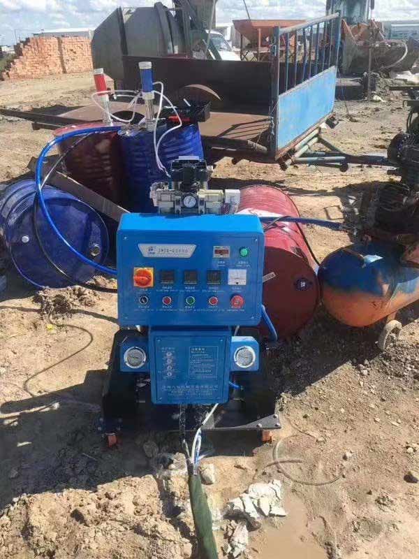 Q2600小雞幼苗養(yǎng)殖場(chǎng)保溫房聚氨酯噴涂機(jī)