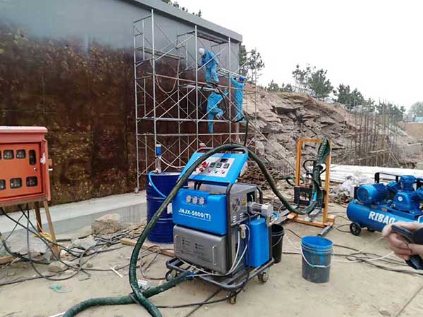 鄭州聚脲噴涂機(jī)JNJX-H5600(T)防腐噴涂